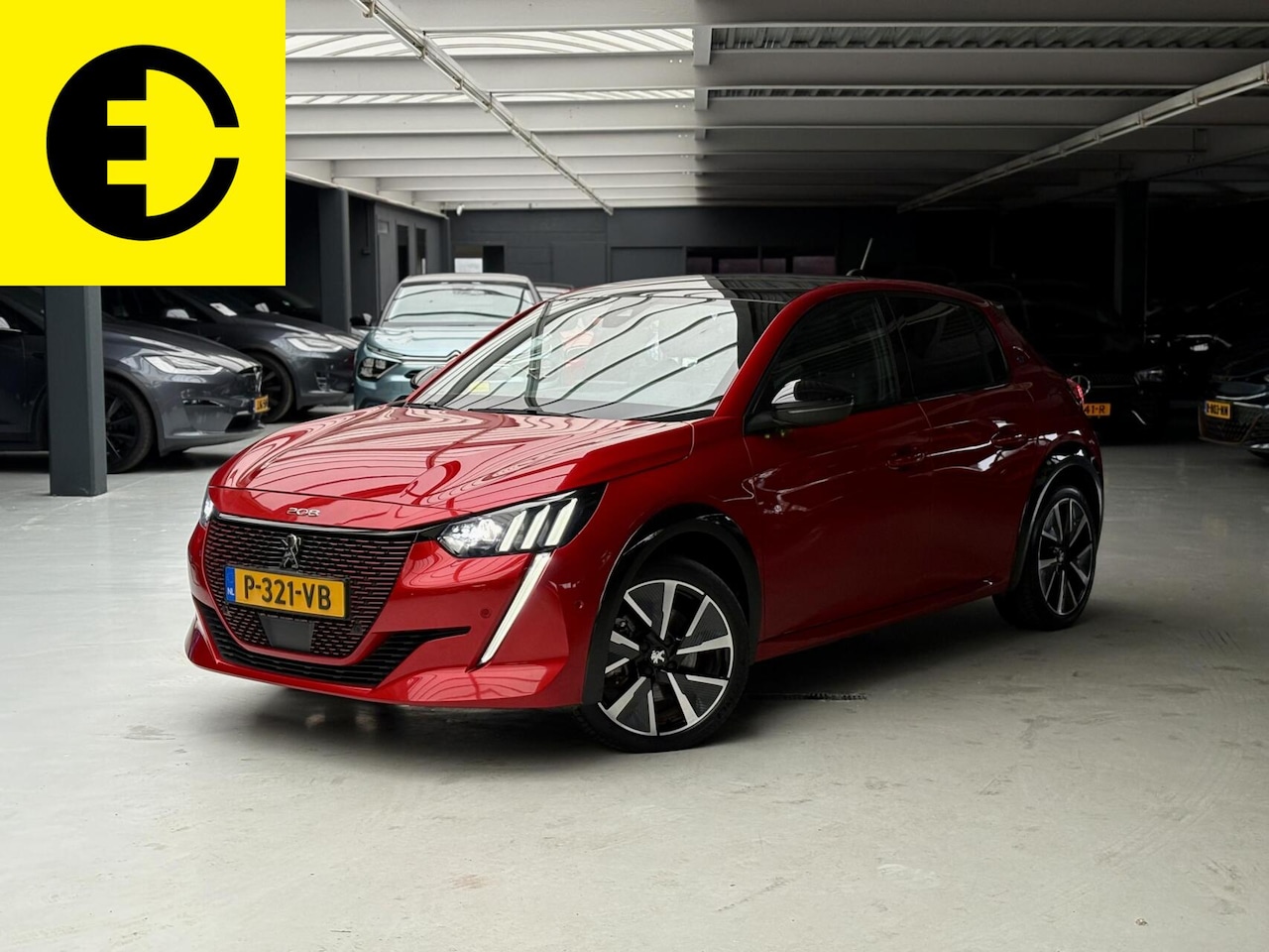 Peugeot e-208 - EV GT Pack 50 kWh | 95% SOH | Panoramadak | Camera - AutoWereld.nl