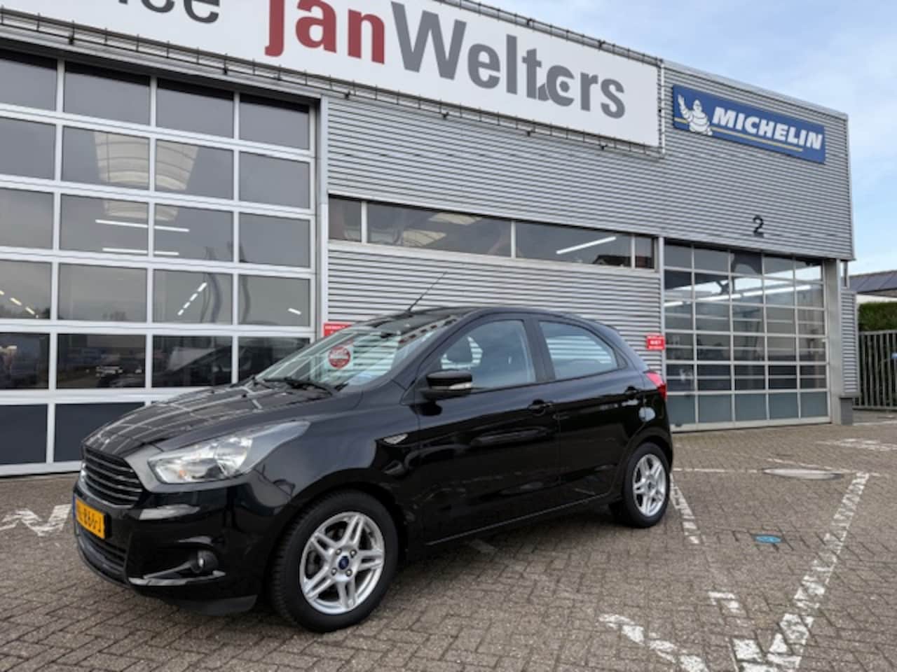 Ford Ka - 1.2 Trend Ultimate 5-drs Airco/PDC/Lm velgen / All-in prijs! - AutoWereld.nl