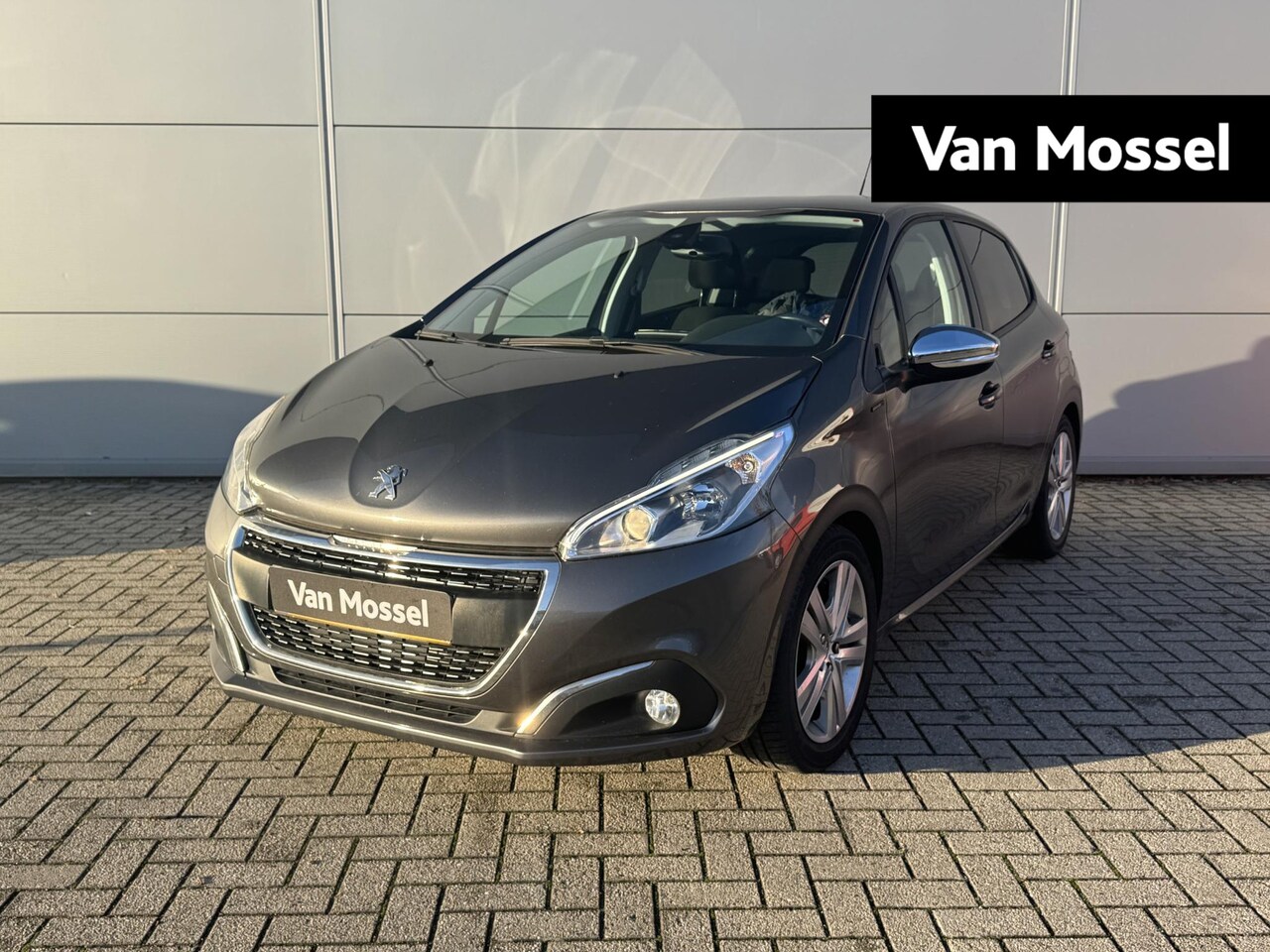 Peugeot 208 - 1.2 PureTech Signature | Apple Carplay/Android Auto | Parkeersensoren | Cruise Control - AutoWereld.nl