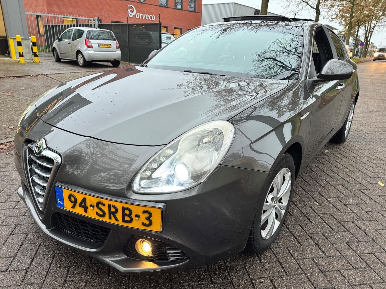 Alfa Romeo Giulietta - 1.4 T Distinctive 2011 automaat pano xenon! - AutoWereld.nl
