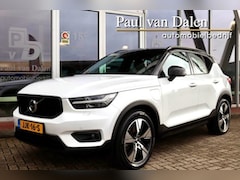 Volvo XC40 - 1.5 T4 211PK RECHARGE AUTOMAAT R-DESIGN Panodak | Electr. trekh. | Wit Metallic | Harman K