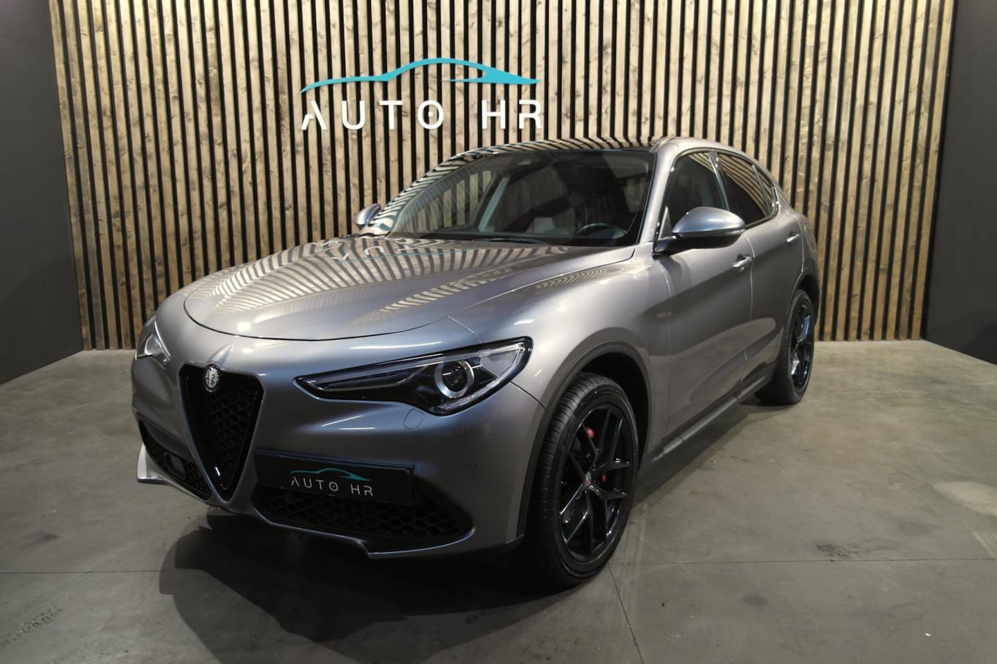 Alfa Romeo Stelvio - 2.0T 280pk Q4 Panoramadak 20'' Black - AutoWereld.nl
