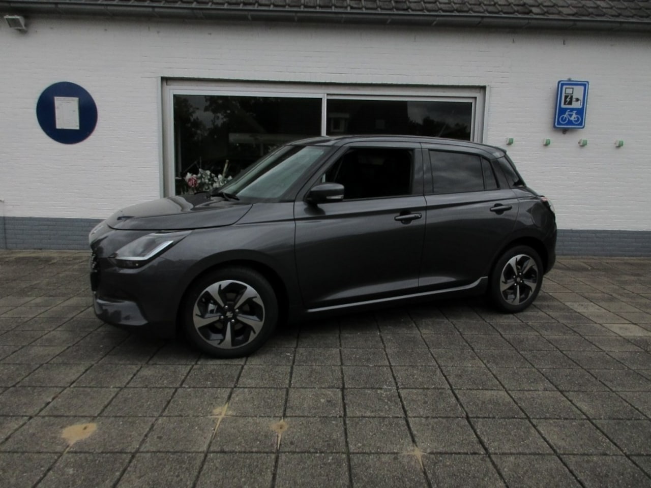 Suzuki Swift - 1.2 Style Smart Hybrid 1.2 Style Smart Hybrid - AutoWereld.nl