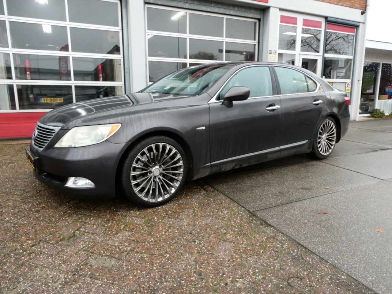 Lexus LS 460 - 460 LUXURY Verkoop in opdracht  Klepstoter defect? - AutoWereld.nl
