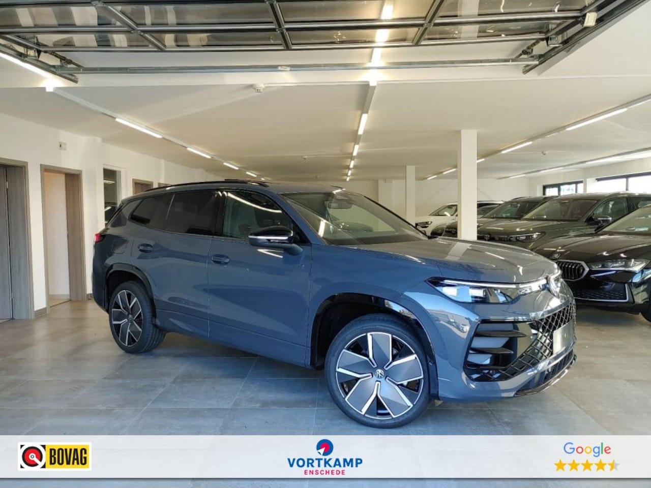 Volkswagen Tayron - 1.5 TSI E-HYBRID R-LINE PANO-DAK/TREKHAAK/CAMERA/CARPLAY/ACC/STOELVERW - AutoWereld.nl