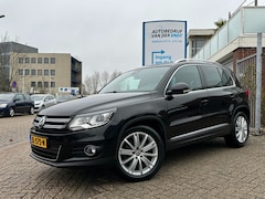 Volkswagen Tiguan - 1.4 TSI Connected Series Trekhaak Camera Xenon Stoelverwarming