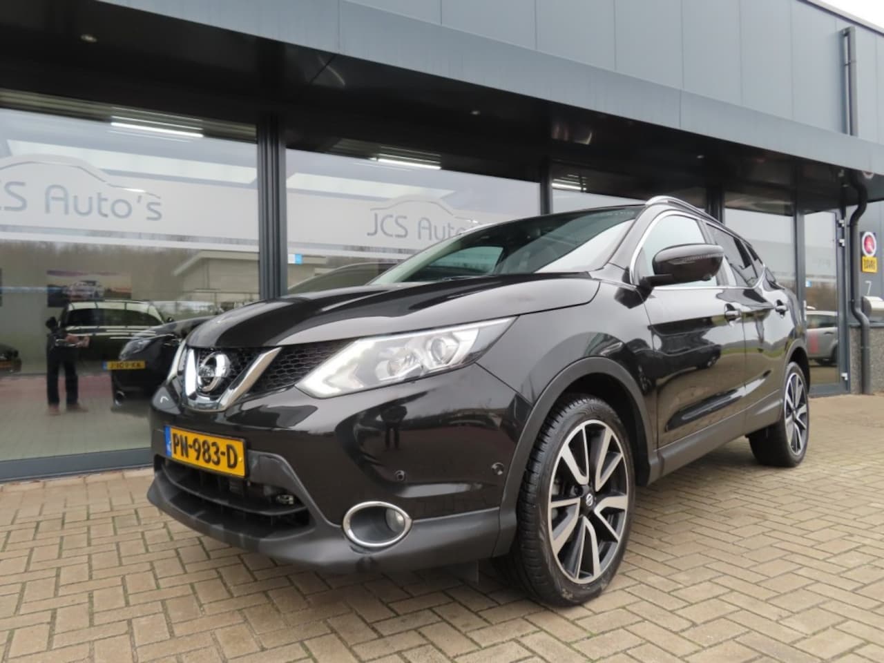 Nissan Qashqai - 1.2 Tekna Alle Opties Handel/Export Engine Broken - AutoWereld.nl