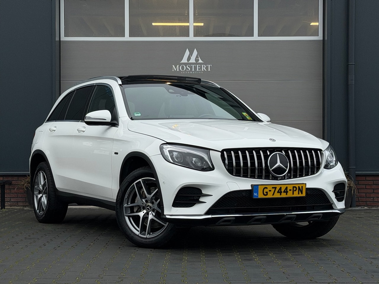 Mercedes-Benz GLC-klasse - 350e/293pk 4MATIC AMG Line|2018|BTW|Pano|Burmester|Trekhaak|Stoelverw.|Camera|Car-Play|19" - AutoWereld.nl