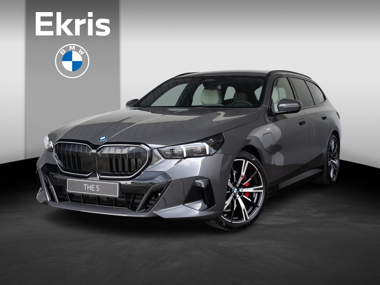 BMW 5-serie Touring - 530e M Sportpakket Pro | Individual Lak | Innovation Pack | Comfort Pack | Elektr. Trekhaa - AutoWereld.nl