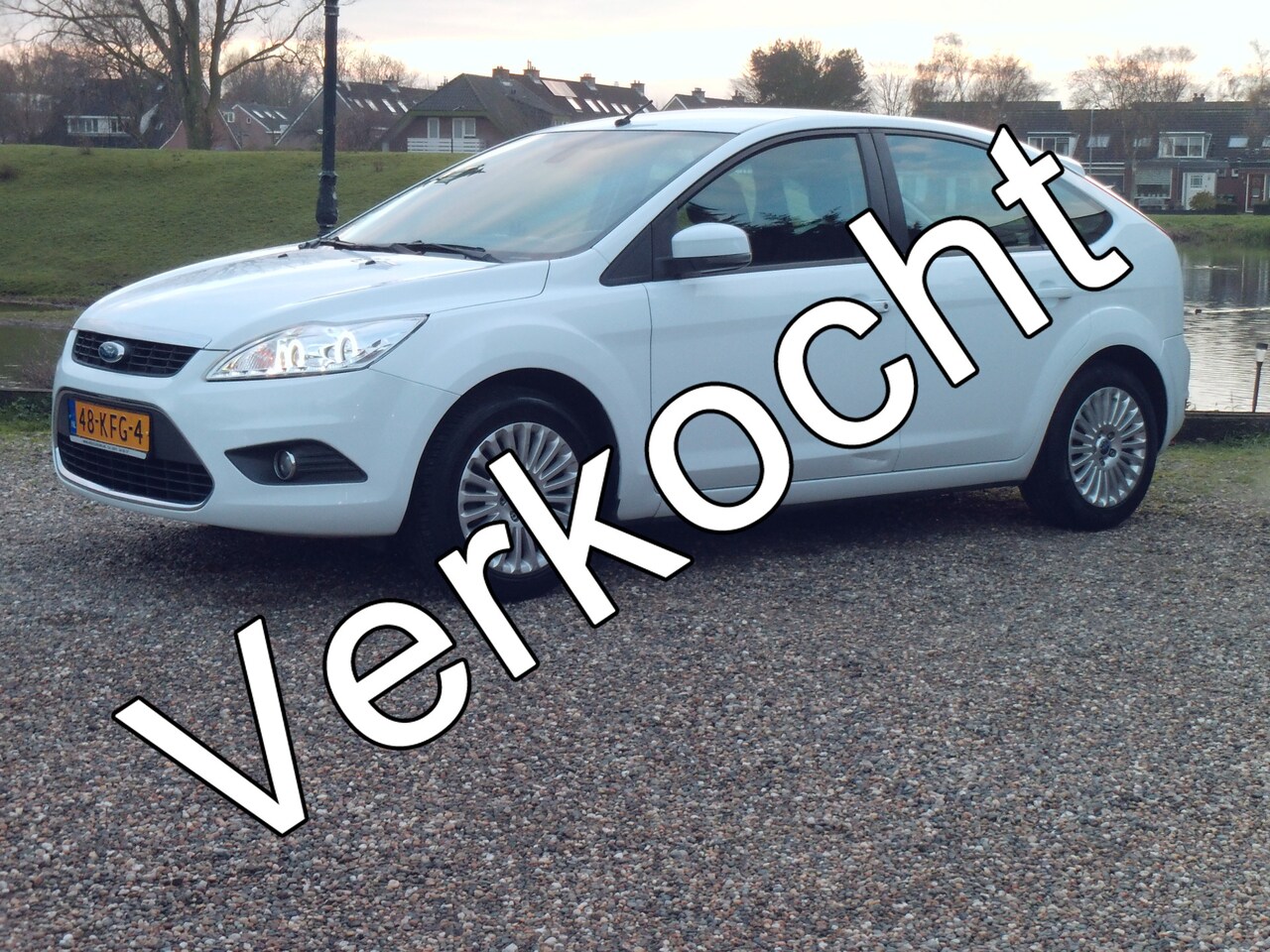 Ford Focus - 1.8 Titanium - Airco - Navigatie - AutoWereld.nl