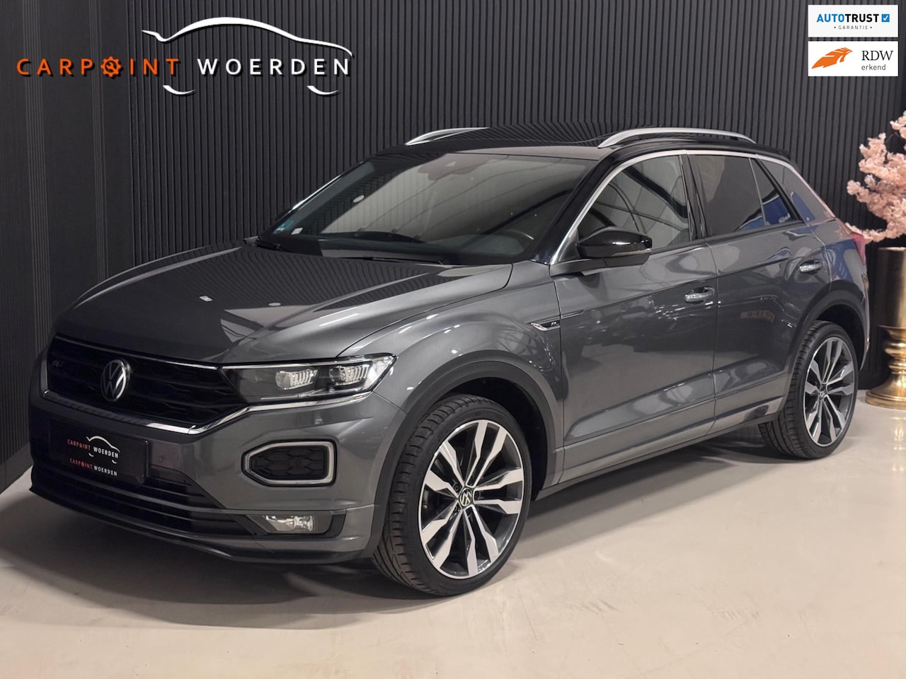 Volkswagen T-Roc - 1.5 TSI 3X R-LINE | PANO | VIRTUAL | LED | LANE ASS. | VOL! - AutoWereld.nl