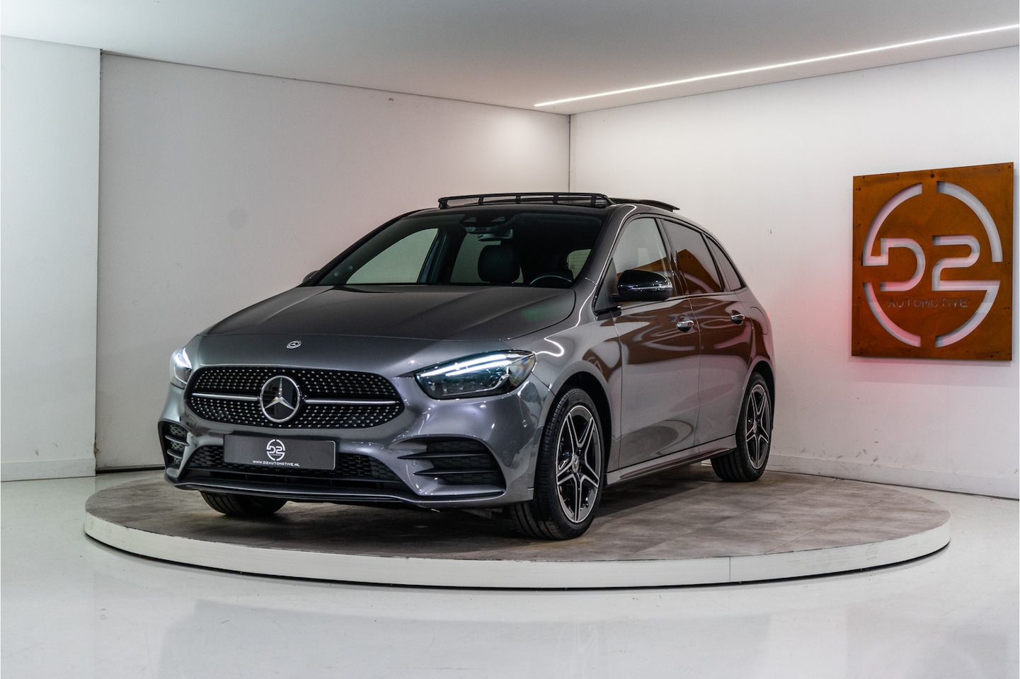 Mercedes-Benz B-klasse - 250 e AMG 218PK | NL AUTO+NAP | Pano | Memory | Burmester | Sfeer | Trekhaak | VOL! 12 MND - AutoWereld.nl