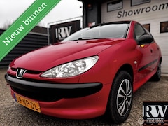 Peugeot 206 - 1.1 XR *NIEUWE APK*TREKHAAK*NAP