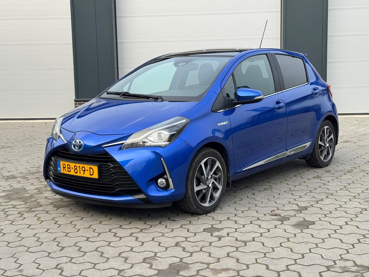 Toyota Yaris - 1.5 Hybrid Premium Panorama dak | Trekhaak | Meest complete uitvoering - AutoWereld.nl