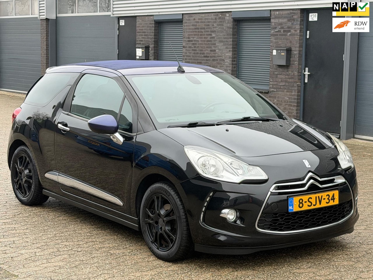 Citroën DS3 Cabrio - 1.2 VTi So Chic NAVI CRUISE CLIMA BOEKJES NAP APK - AutoWereld.nl