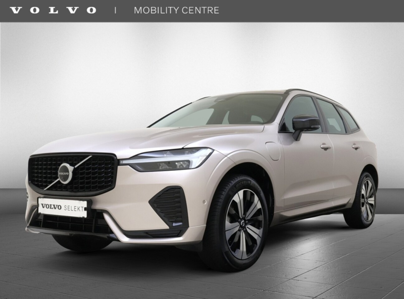 Volvo XC60 - T6 AWD Plus Dark | Trekhaak | Panoramadak | 360° Camera | - AutoWereld.nl