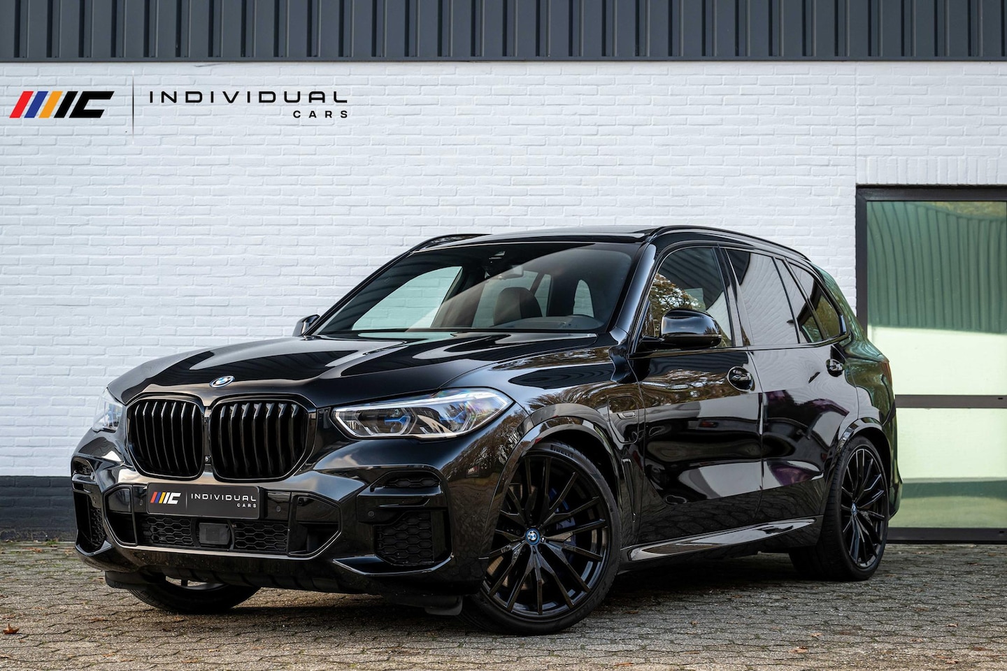 BMW X5 - xDrive45e M-Sport Laser Bowers & Wilkins Trekhaak - AutoWereld.nl