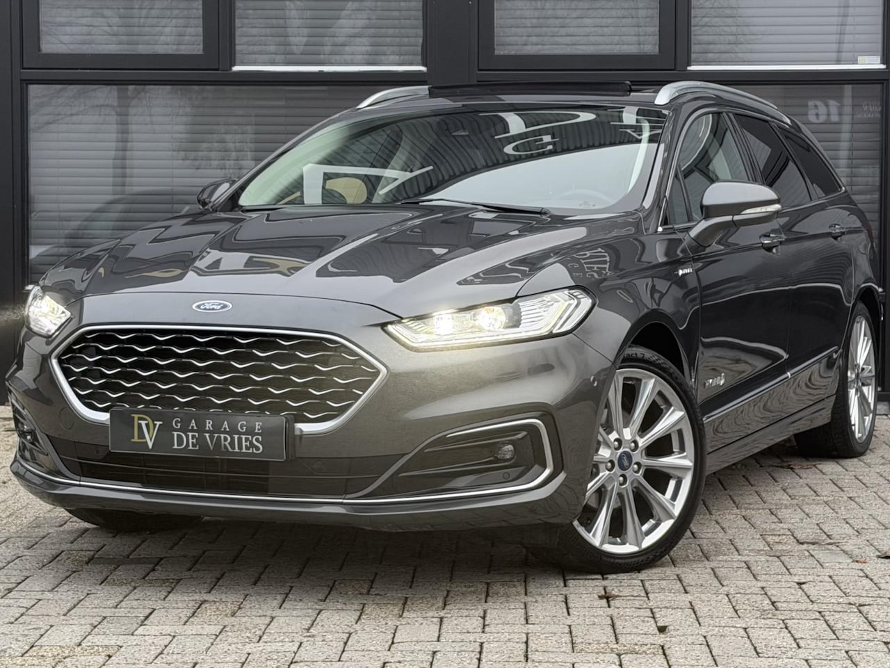 Ford Mondeo Wagon - 2.0 IVCT HEV Vignale Panoramadak Massage ACC Trekhaak Garantie - AutoWereld.nl