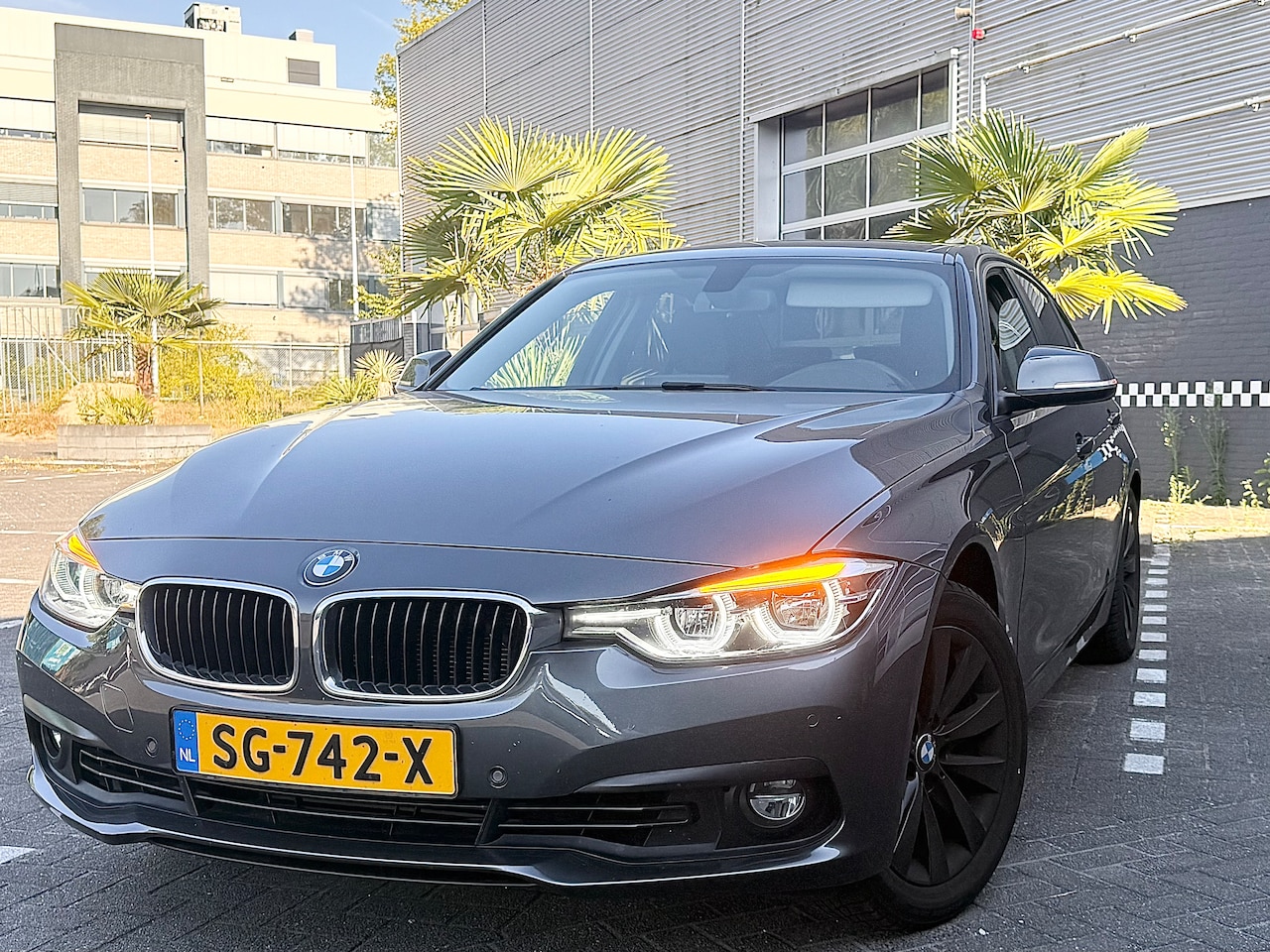 BMW 3-serie - 318i High Executive - AutoWereld.nl