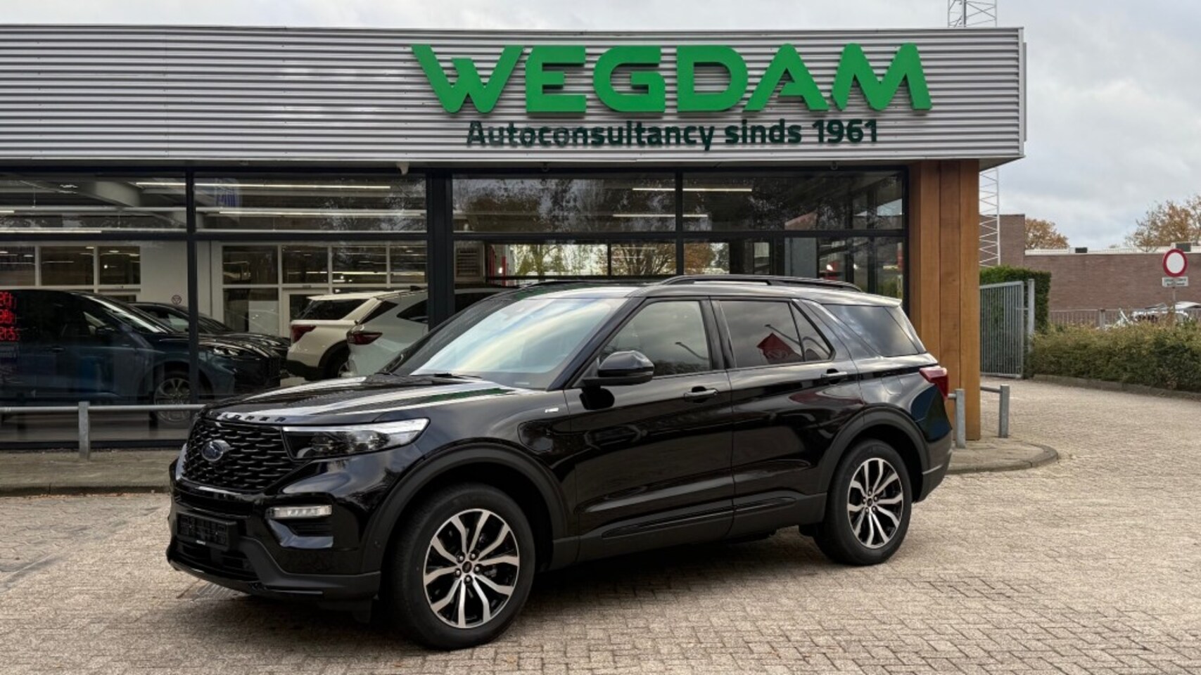 Ford Explorer - 3.0 V6 EB PHEV ST-LINE / TREKHAAK / 5J Ford Protect garantie - AutoWereld.nl