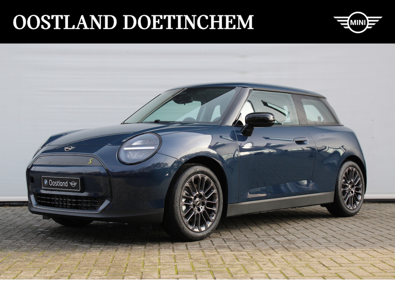 MINI Mini-Electric - Hatchback Cooper SE / Essential / 17" U-Spoke grey - AutoWereld.nl