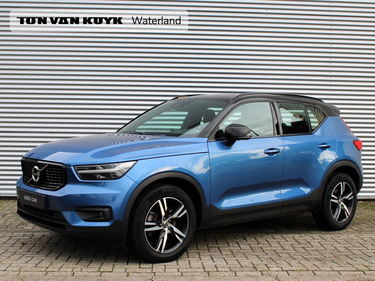 Volvo XC40 - 2.0 T4 R-Design Automaat / Trekhaak / 360* camera / Verwarmd voorruit / DAB radio - AutoWereld.nl