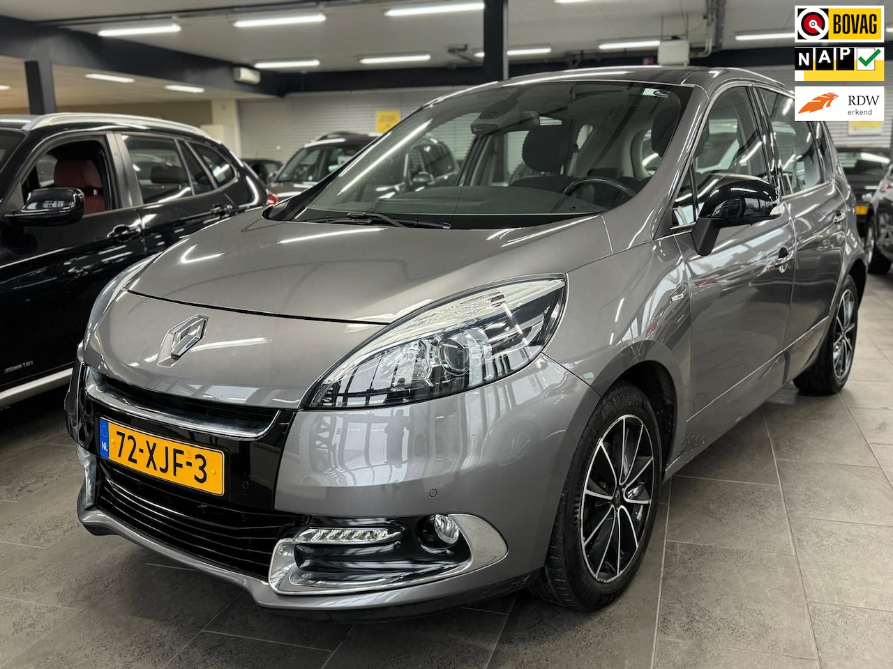 Renault Scénic - 2.0 Bose automaat xenon navi clima cruise elektr-pakket parkeersensoren half leer led lm-v - AutoWereld.nl