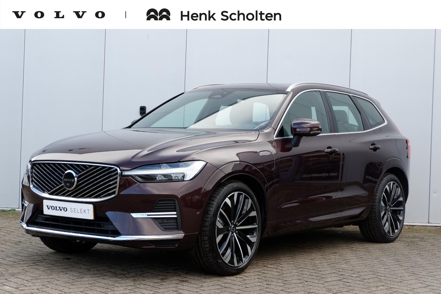 Volvo XC60 - 2.0 T6 Plug-in hybrid AWD Plus Bright | Mulberry Red Metallic | 21" Lichtmetalen velgen | - AutoWereld.nl