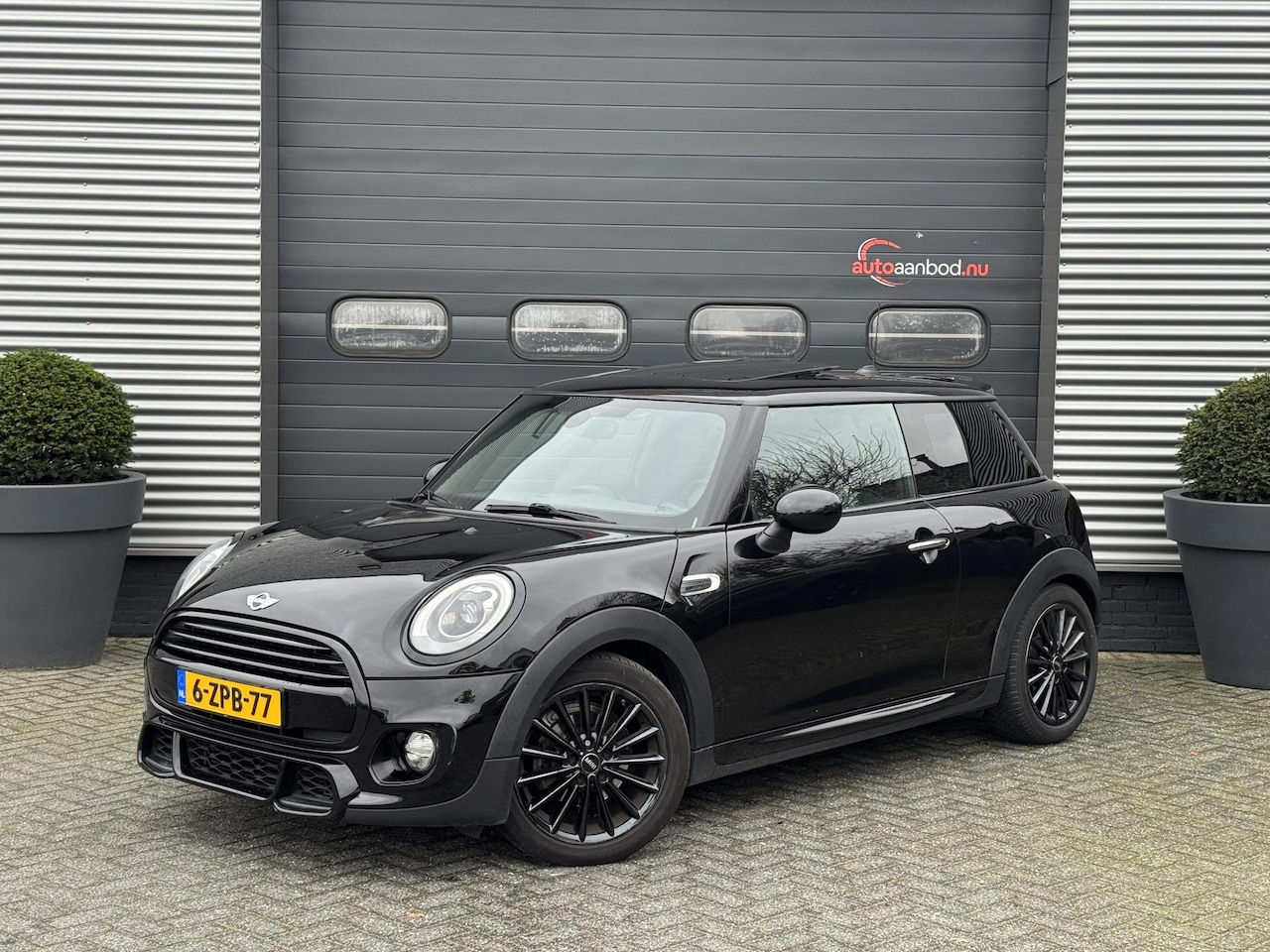 MINI Cooper - Mini 1.5 | Panoramadak | Navigatie | Lederen Bekleding | Xenon | Lichtmetalen Velgen | - AutoWereld.nl