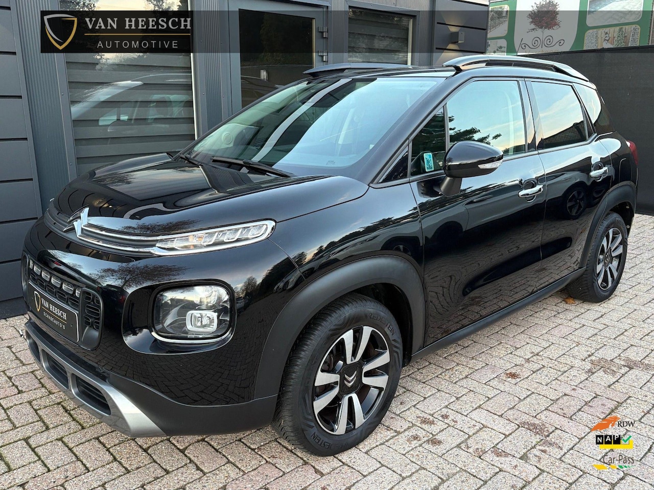 Citroën C3 Aircross - 1.2 PureTech Shine | Navi Panoramadak Pdc - AutoWereld.nl