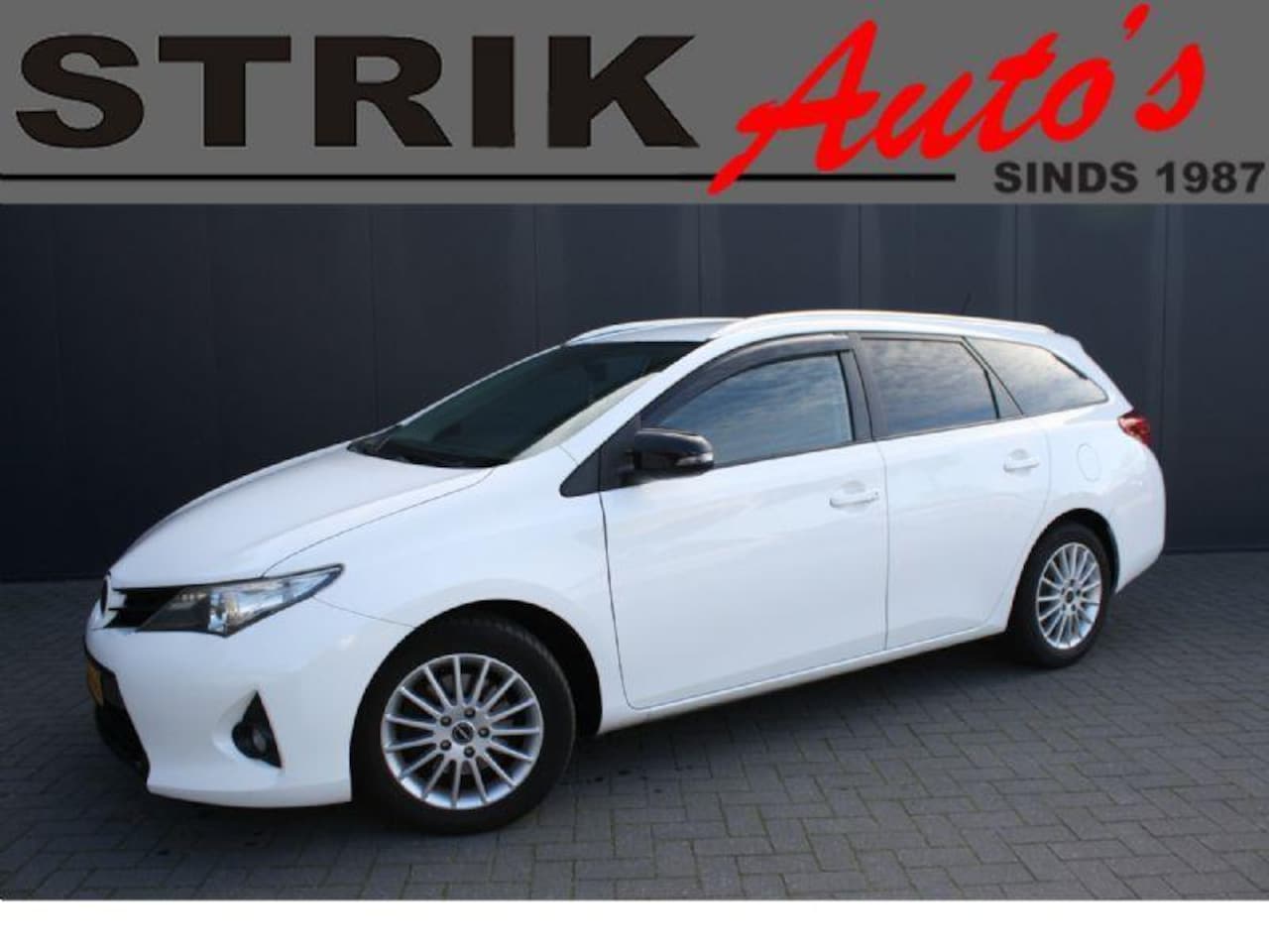 Toyota Auris Touring Sports - 2.0D 124PK EURO 5 - NAVIGATIE - CAMERA - AutoWereld.nl