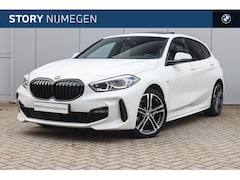BMW 1-serie - 118i High Executive M Sport Automaat / Panoramadak / Sportstoelen / Achteruitrijcamera / A