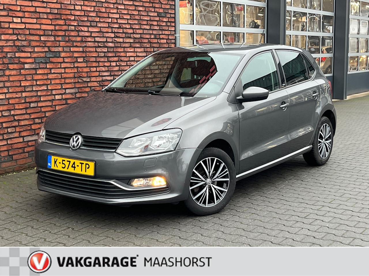 Volkswagen Polo - 1.2 TSI Comfortline Business R ParkeerSensoren/Clima/Airco/Stoelverw. - AutoWereld.nl