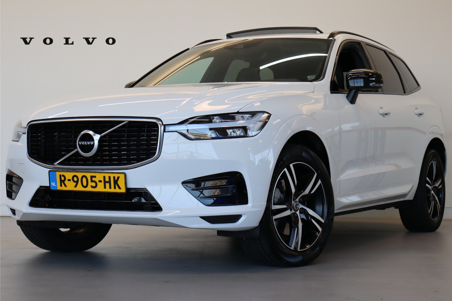Volvo XC60 - T4 190PK R-Design | Pano-dak | Climate Pack | Intellisafe | Parkeerverw. - AutoWereld.nl