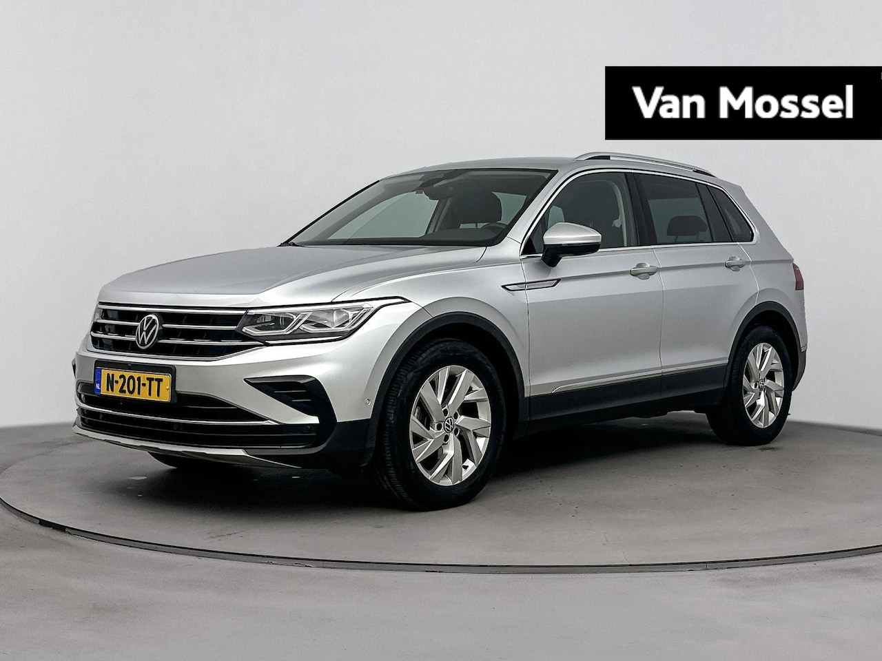 Volkswagen Tiguan - 1.5 TSI Elegance | Automaat | Navigatie | Trekhaak | 360 Camera | Parkeersensoren | Cruise - AutoWereld.nl