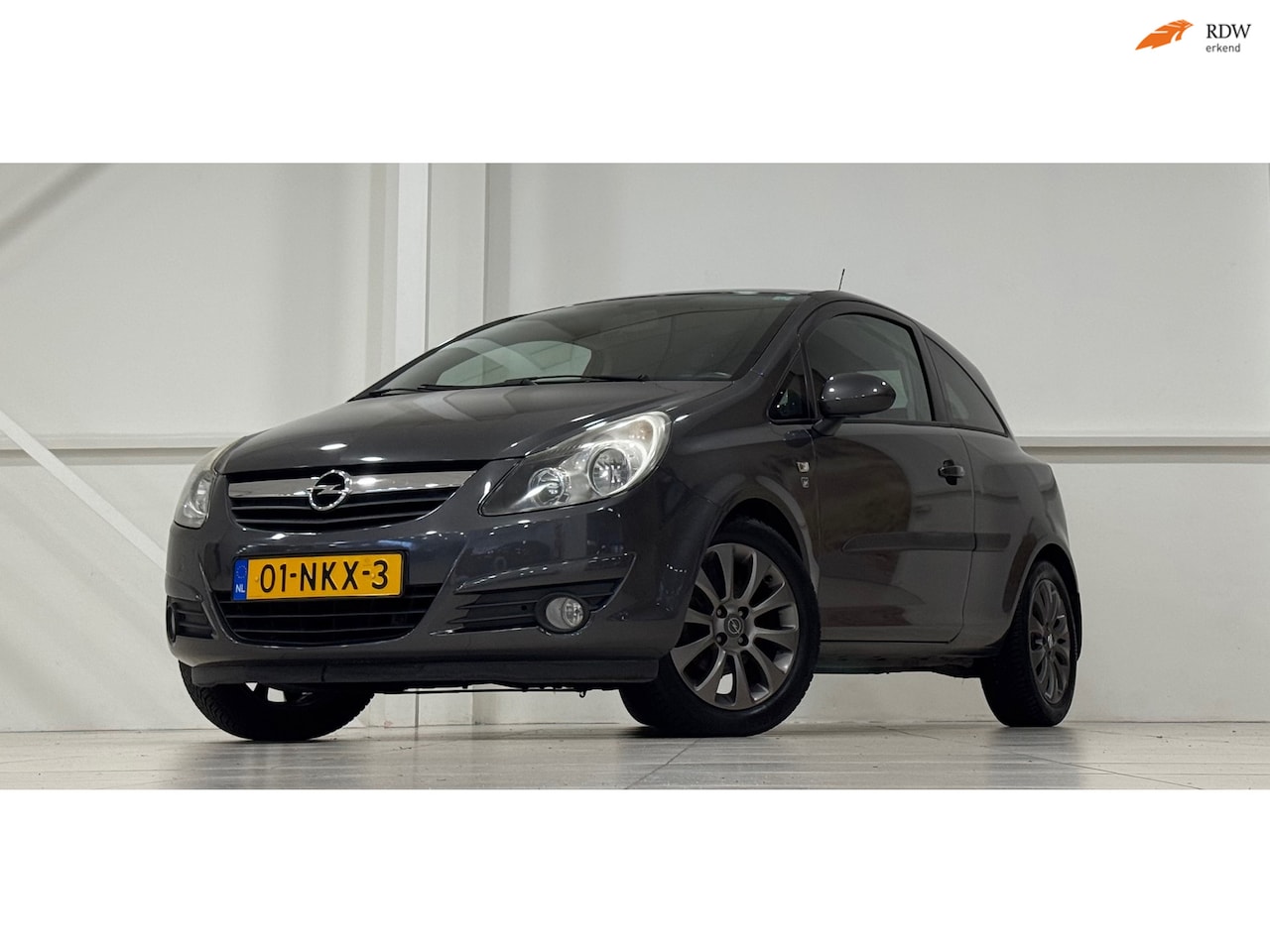 Opel Corsa - 1.4i 16V '111' Edition 2e Eigenaar Mooi! Garantie NIeuwe APK - AutoWereld.nl