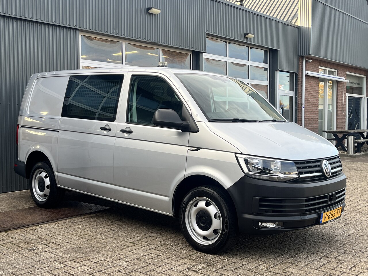 Volkswagen Transporter - 2.0 TSI L1H1 Automaat Benzine/CNG Dubbele Schuifdeur Airco Cruise controle Bpm vrij Trekha - AutoWereld.nl