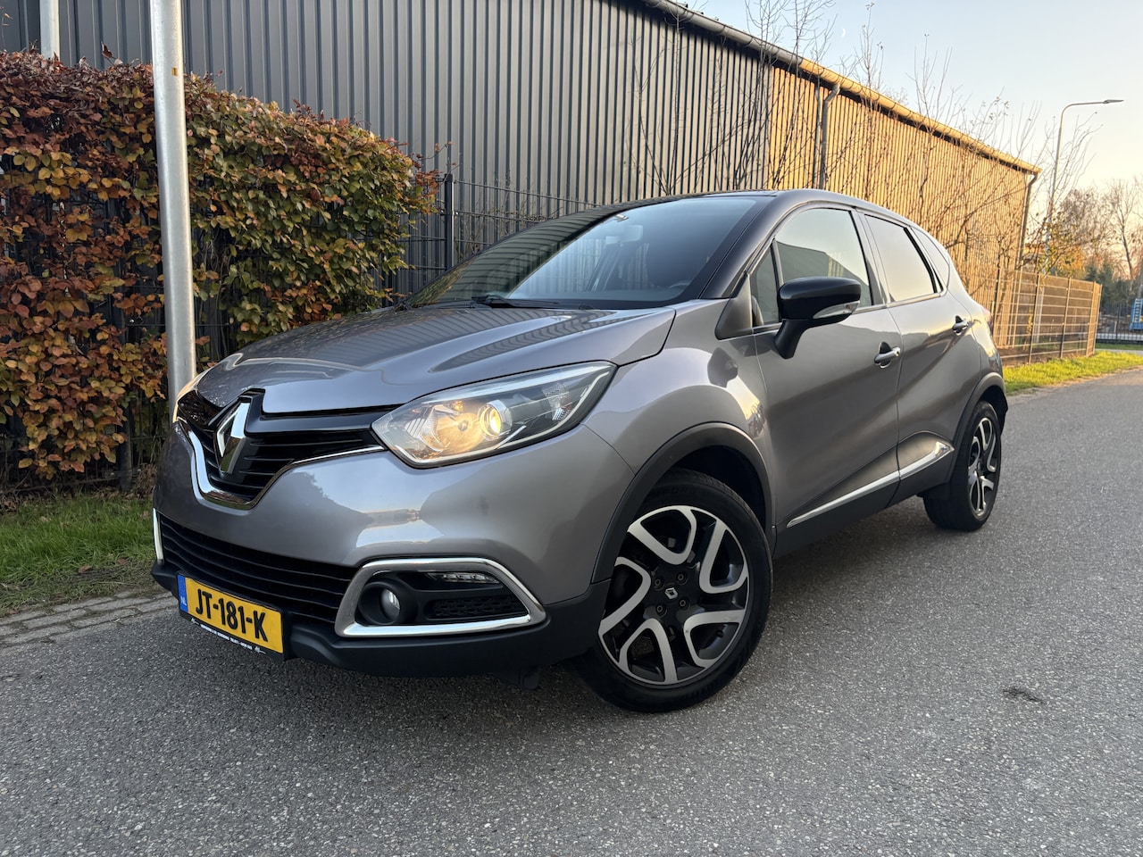 Renault Captur - 1.2 TCe Helly Hansen / AUTOMAAT / AIRCO / CRUISE - AutoWereld.nl