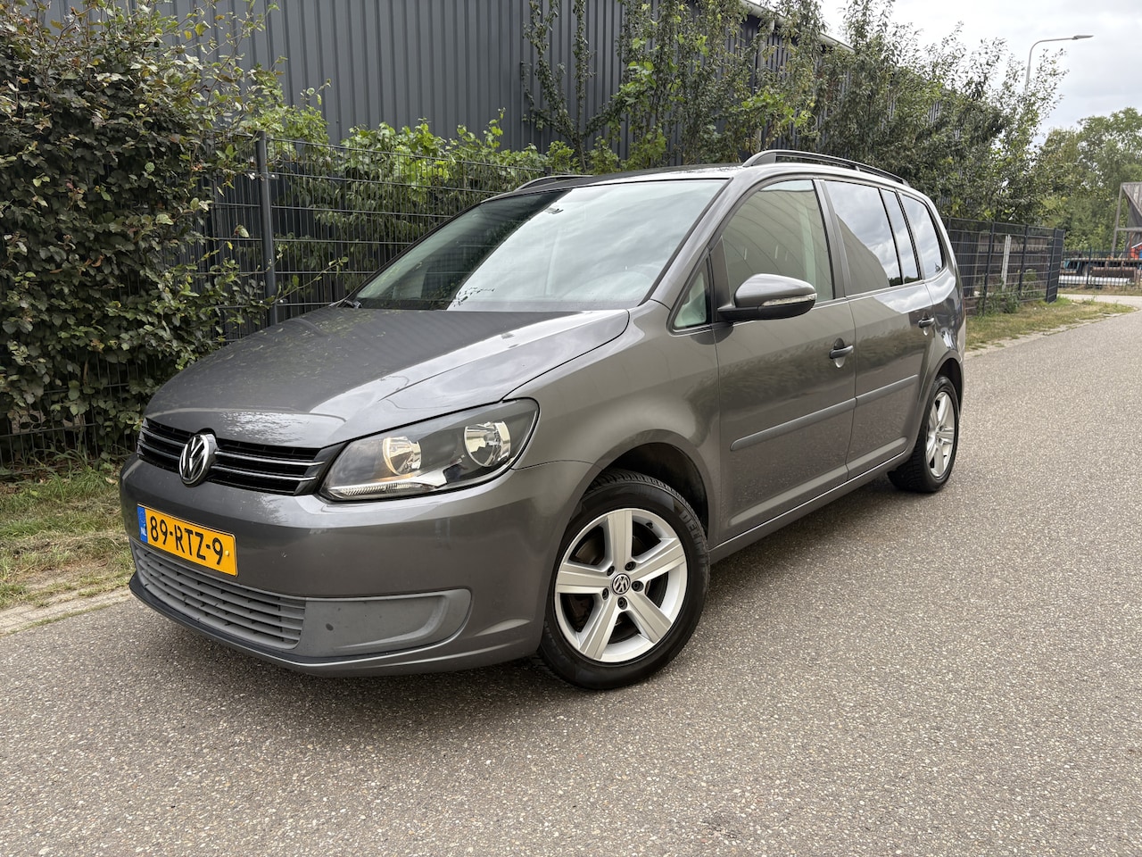 Volkswagen Touran - 1.2 TSI Trendline BlueMotion / NAVI / AIRCO / CRUISE - AutoWereld.nl