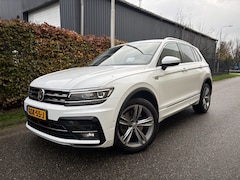 Volkswagen Tiguan - 2.0 TSI 4Motion Highline / AUTOMAAT / R-LINE / HEAD-UP / 117dkm