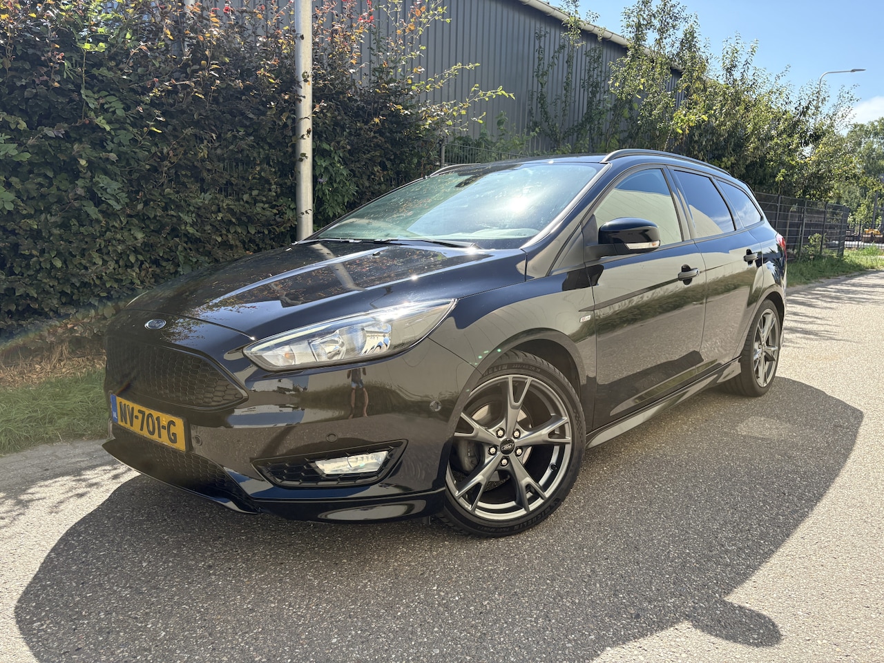 Ford Focus Wagon - 1.0 ST-Line / NAVI / AIRCO ECC / CRUISE / 148dkm! NAP! - AutoWereld.nl