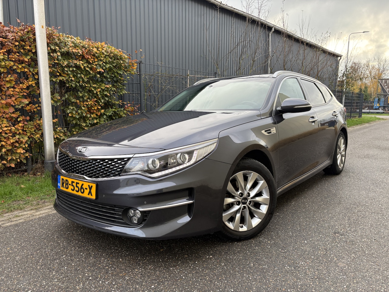 Kia Optima Sportswagon - 1.7 CRDi DynamicLine / NAVI / PANORAMDAK / CRUISE / AIRCO / 154dkm! NAP! - AutoWereld.nl