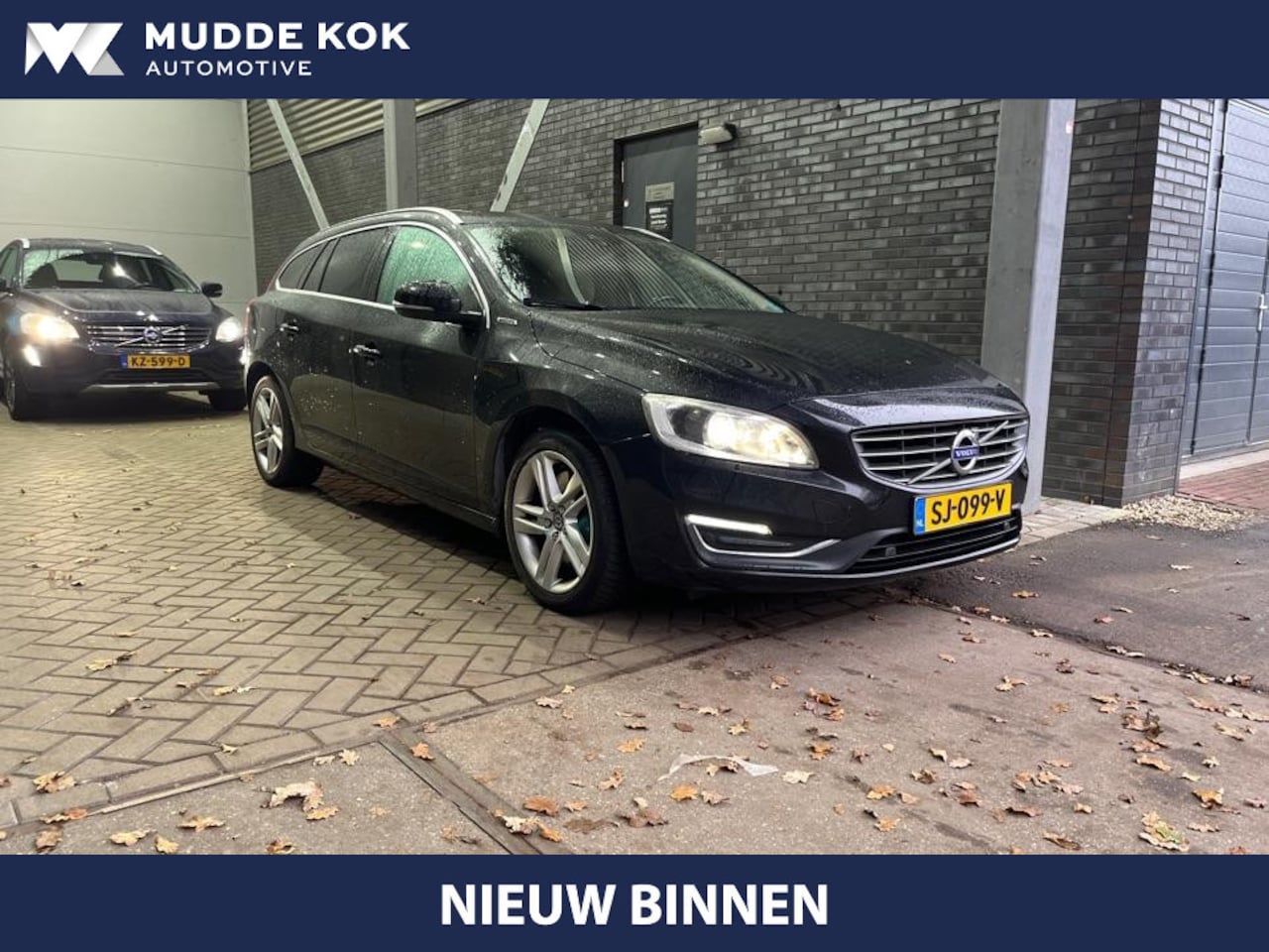 Volvo V60 - 2.4 D5 Summum | Schuif/kanteldak | Leder | Stoelverwarming | Getint Glas - AutoWereld.nl