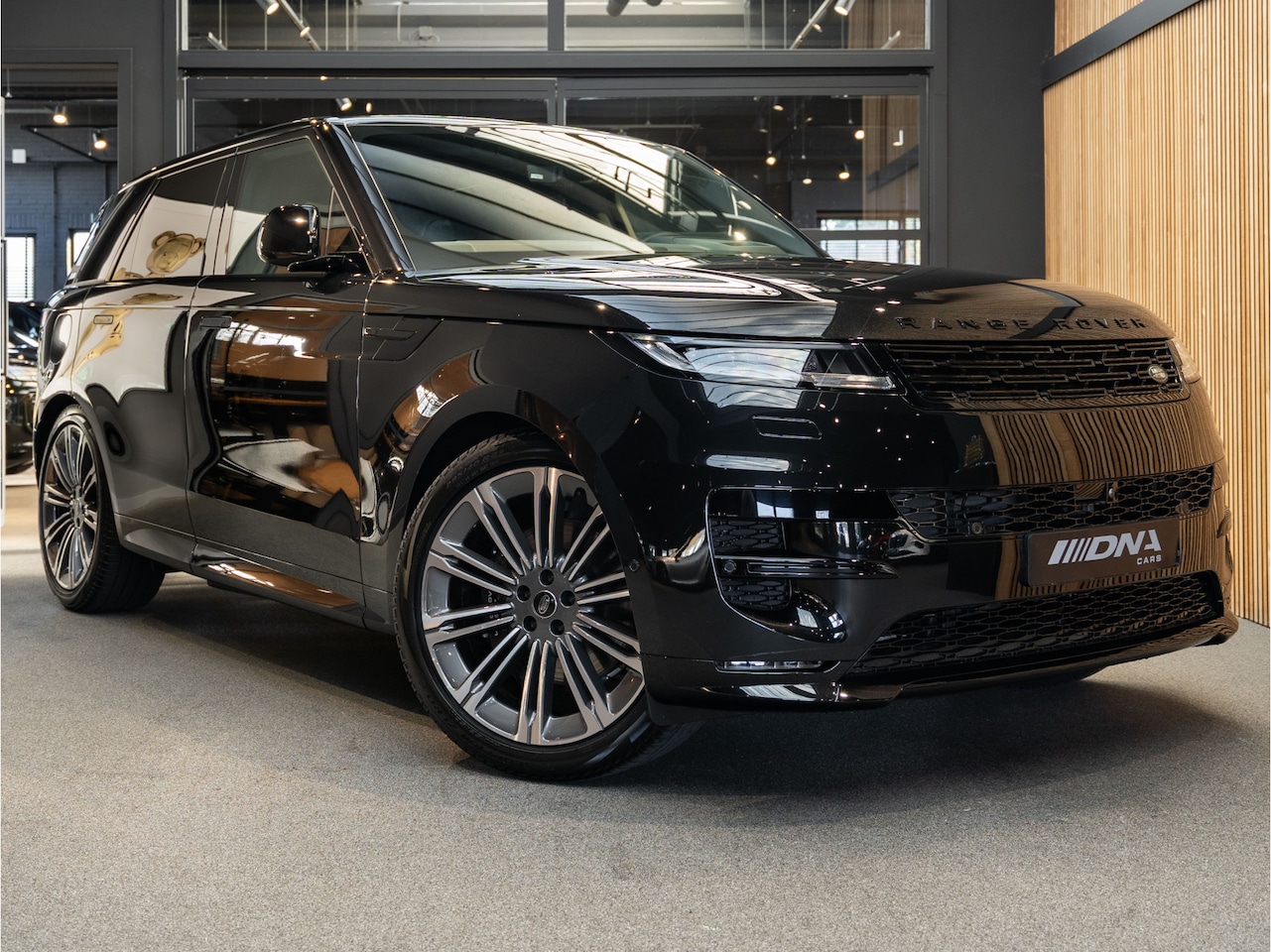 Land Rover Range Rover Sport - P460e Dynamic HSE PHEV 3.0 P460e 23 Inch Winter-Pakket - AutoWereld.nl
