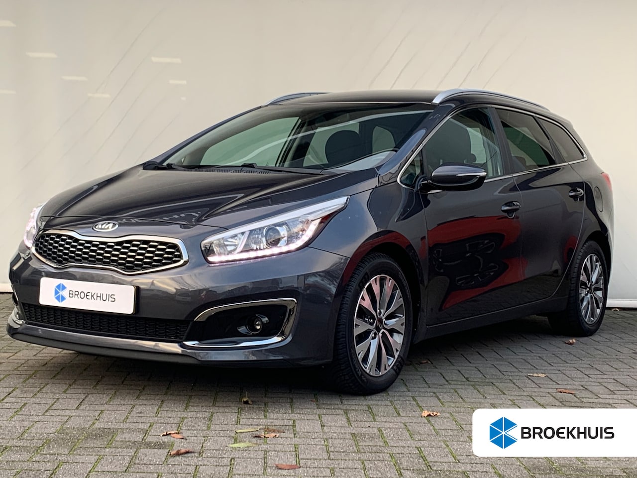 Kia Cee'd Sportswagon - 1.6 GDI DynamicLine Airco | Camera | Cruise Control | LMV 16" | Navi | PDC Achter | Trekha - AutoWereld.nl