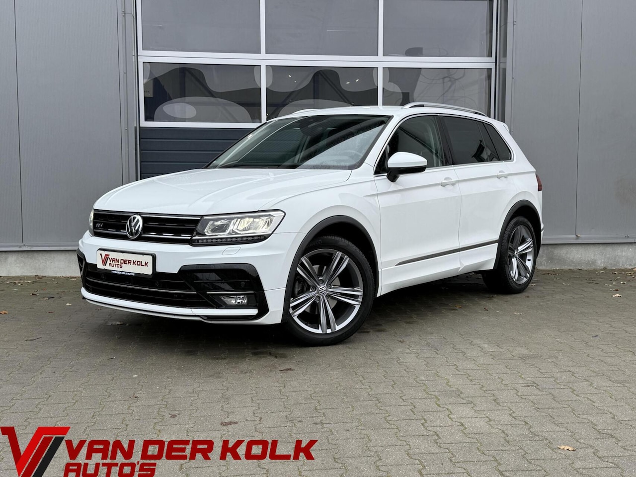 Volkswagen Tiguan - 1.4 TSI R-Line LED Adaptive Cruise CarPlay Navigatie Climate - AutoWereld.nl