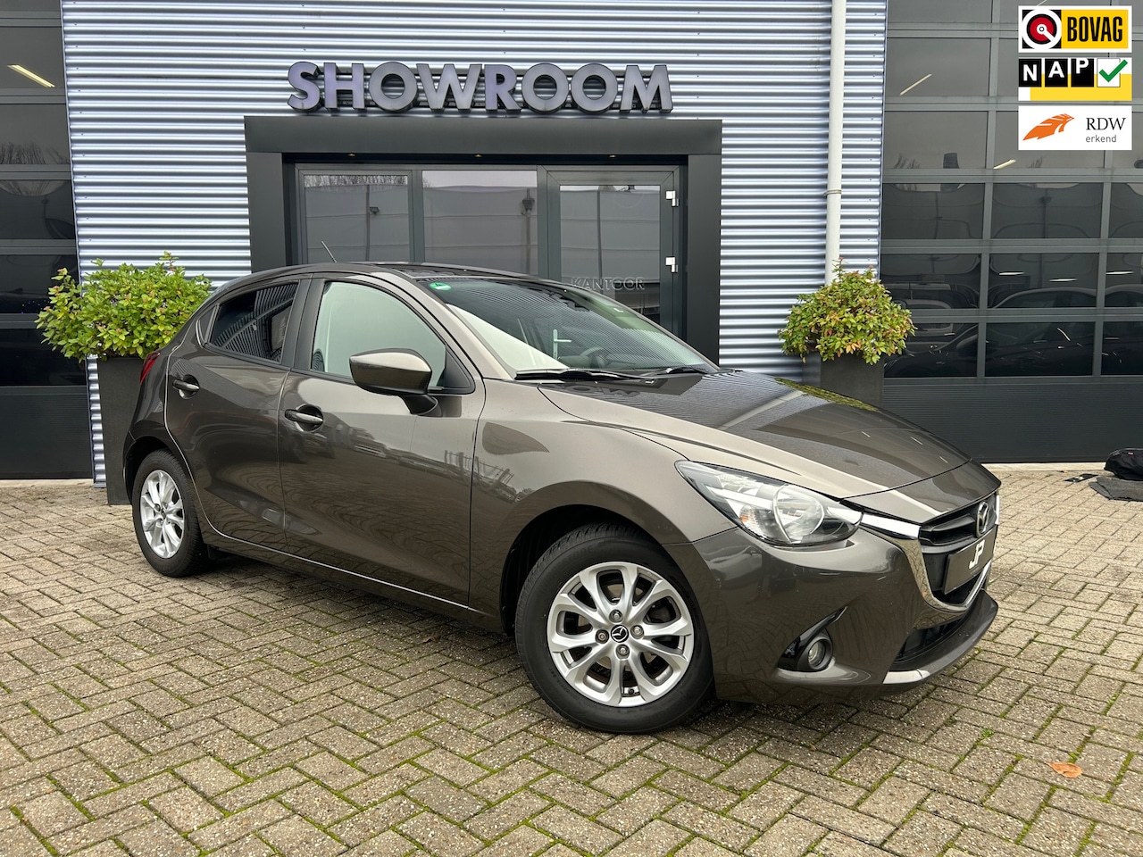 Mazda 2 - 1.5 Skyactiv-G Skylease+ Cruisecontrol|Trekhaak|Navi|stoelverwarming|PDC - AutoWereld.nl