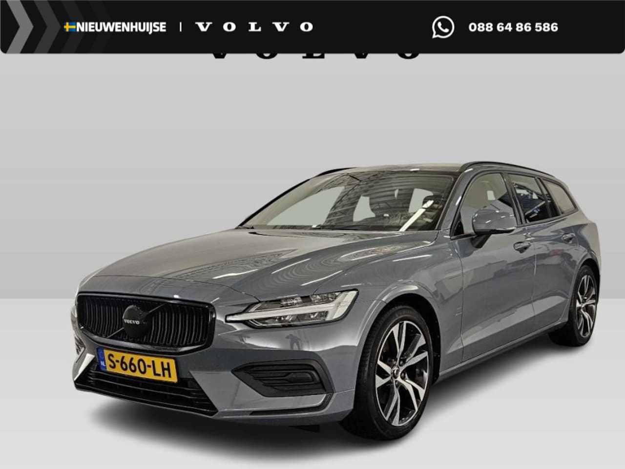 Volvo V60 - 2.0 B3 Essential | Trekhaak | Parkeersensoren voor + achter | Achteruitrijcamera | 18" vel - AutoWereld.nl