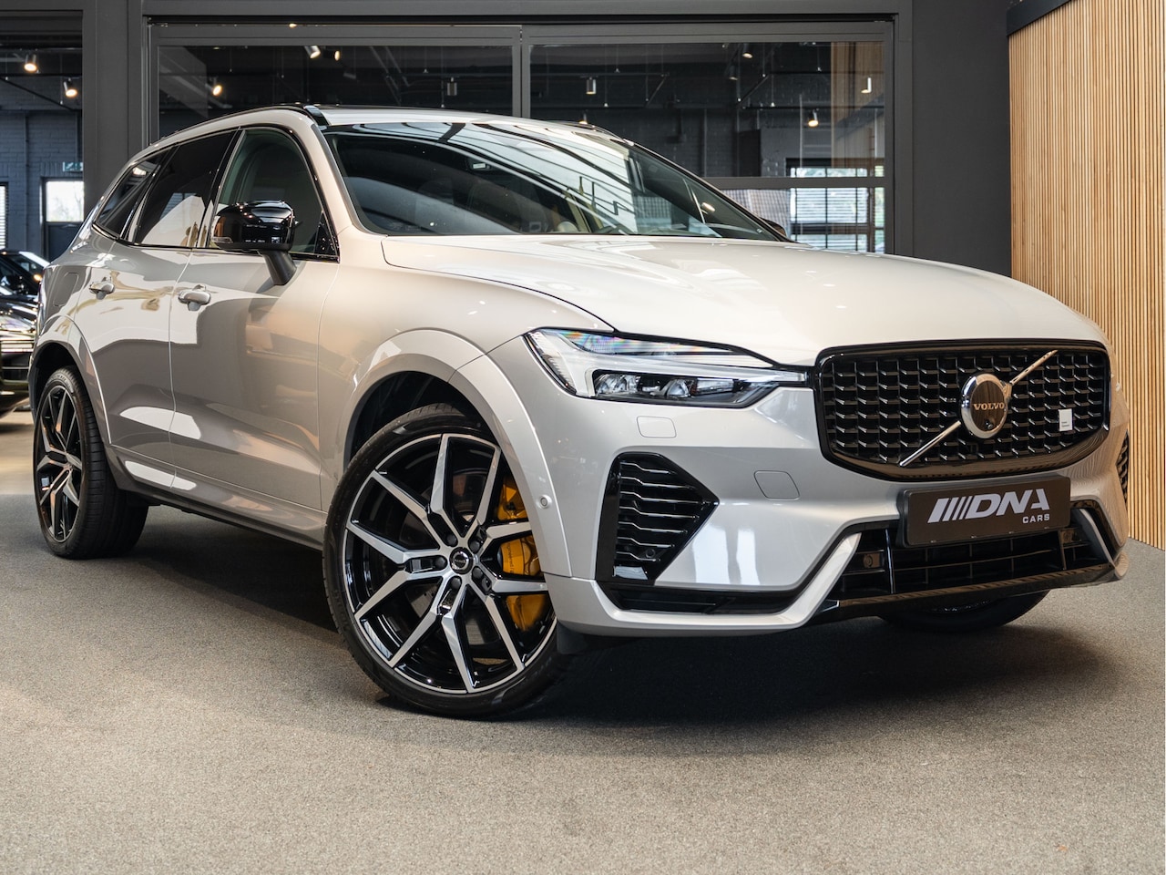 Volvo XC60 - T8 Plug-in-hybrid AWD Polestar Engineered 2.0 T8 Polestar - AutoWereld.nl