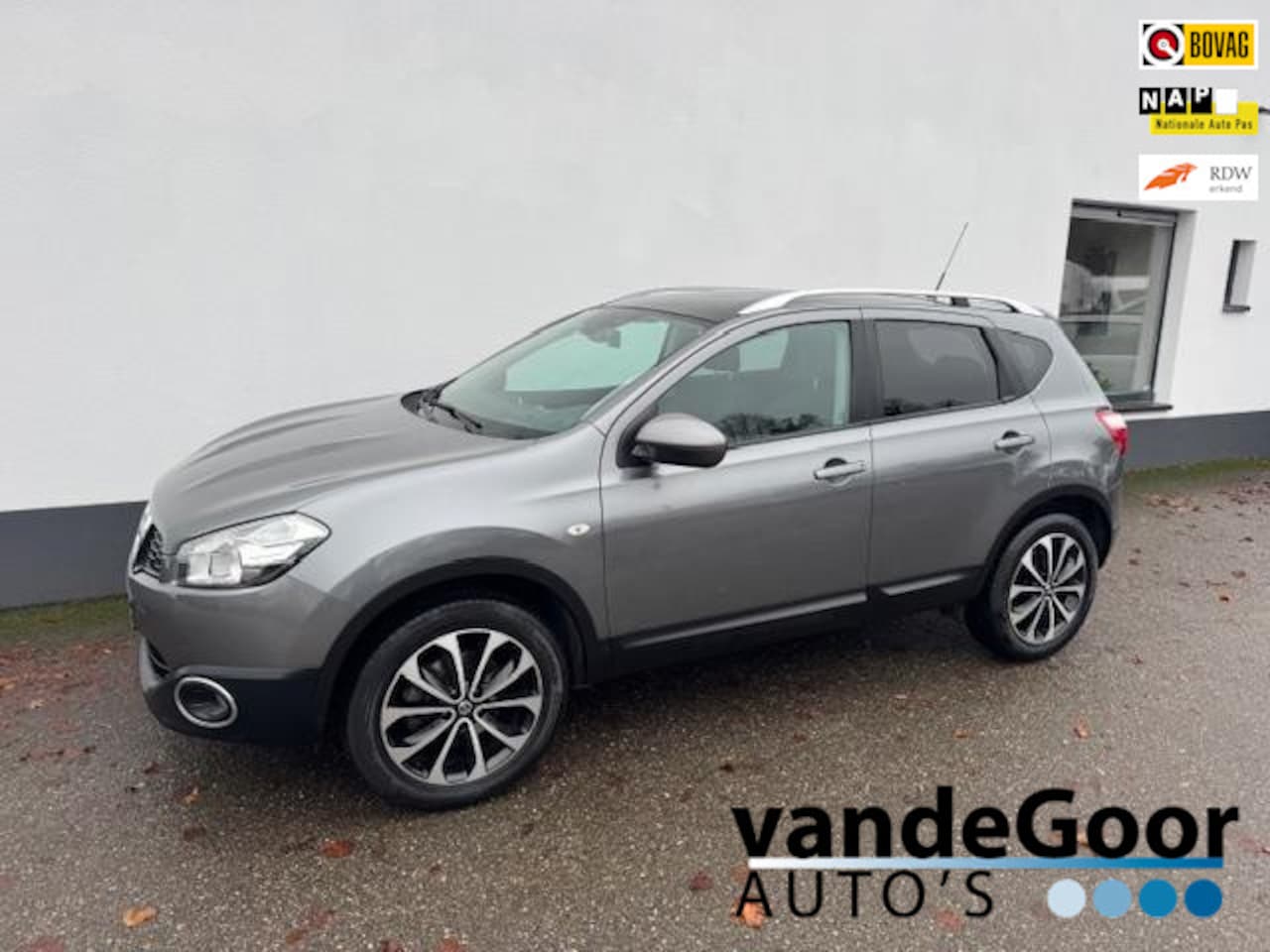 Nissan Qashqai - 1.6 Connect Edition 1.6 Connect Edition, '12, navi, trekhaak, pano, luxe uitvoering ! - AutoWereld.nl